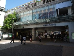 成城学園駅